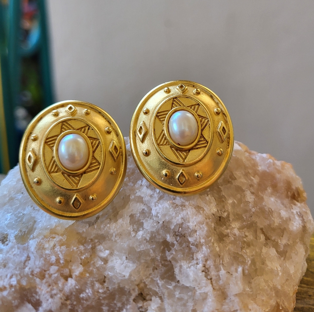 Vintage etruscan pearl earrings
